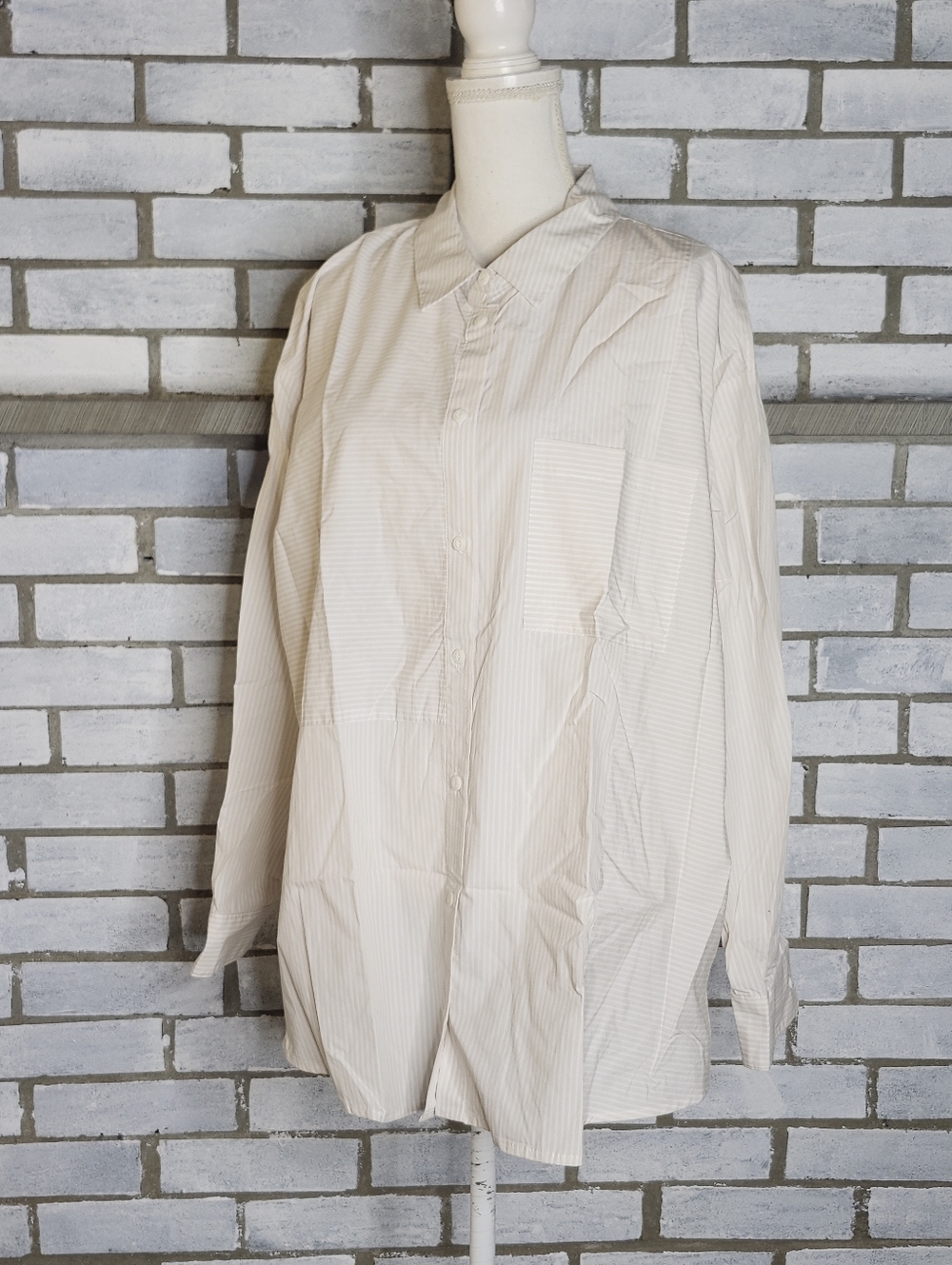 • Time and Tru Women's Long Sleeve Striped Oversized Button Up Shirt XXL Multi